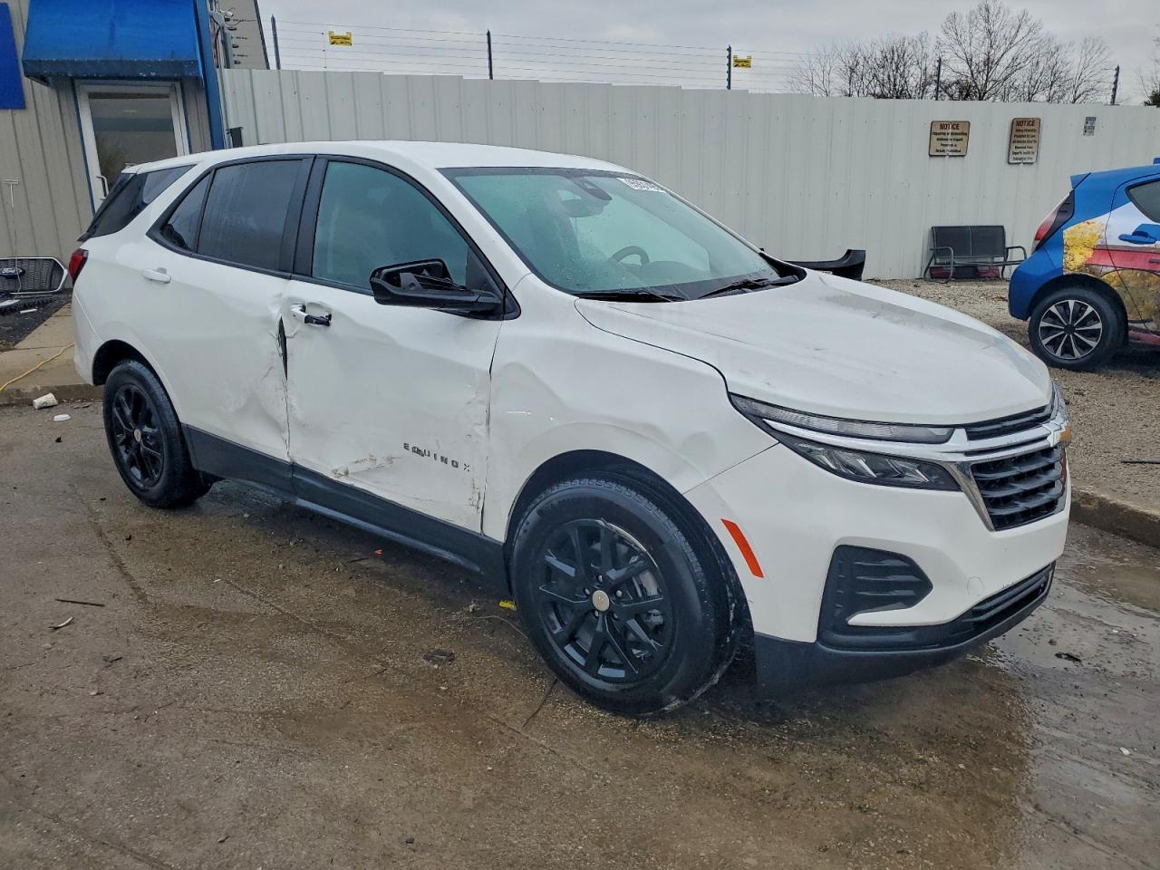 2022 Chevrolet Equinox Ls - Фото 4