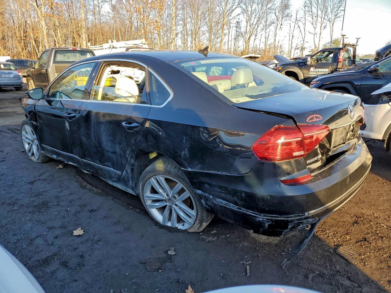 2016 Volkswagen Passat Sel - Фото 2