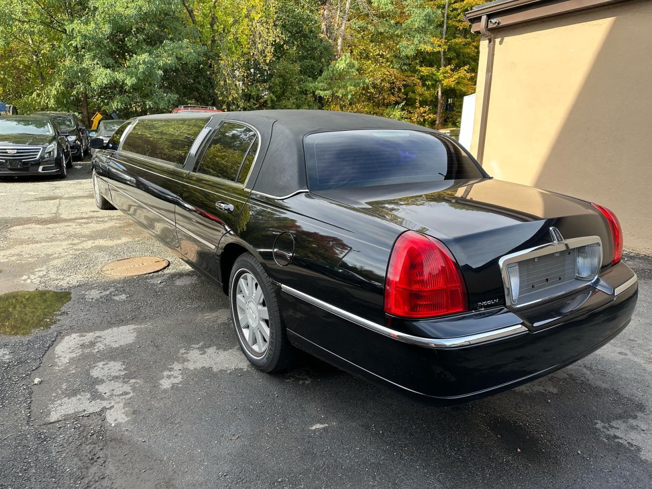 2005 Lincoln Town Car Executive - Фото 3