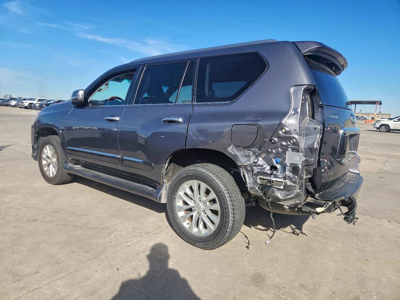 2017 Lexus Gx 460 - Image 2