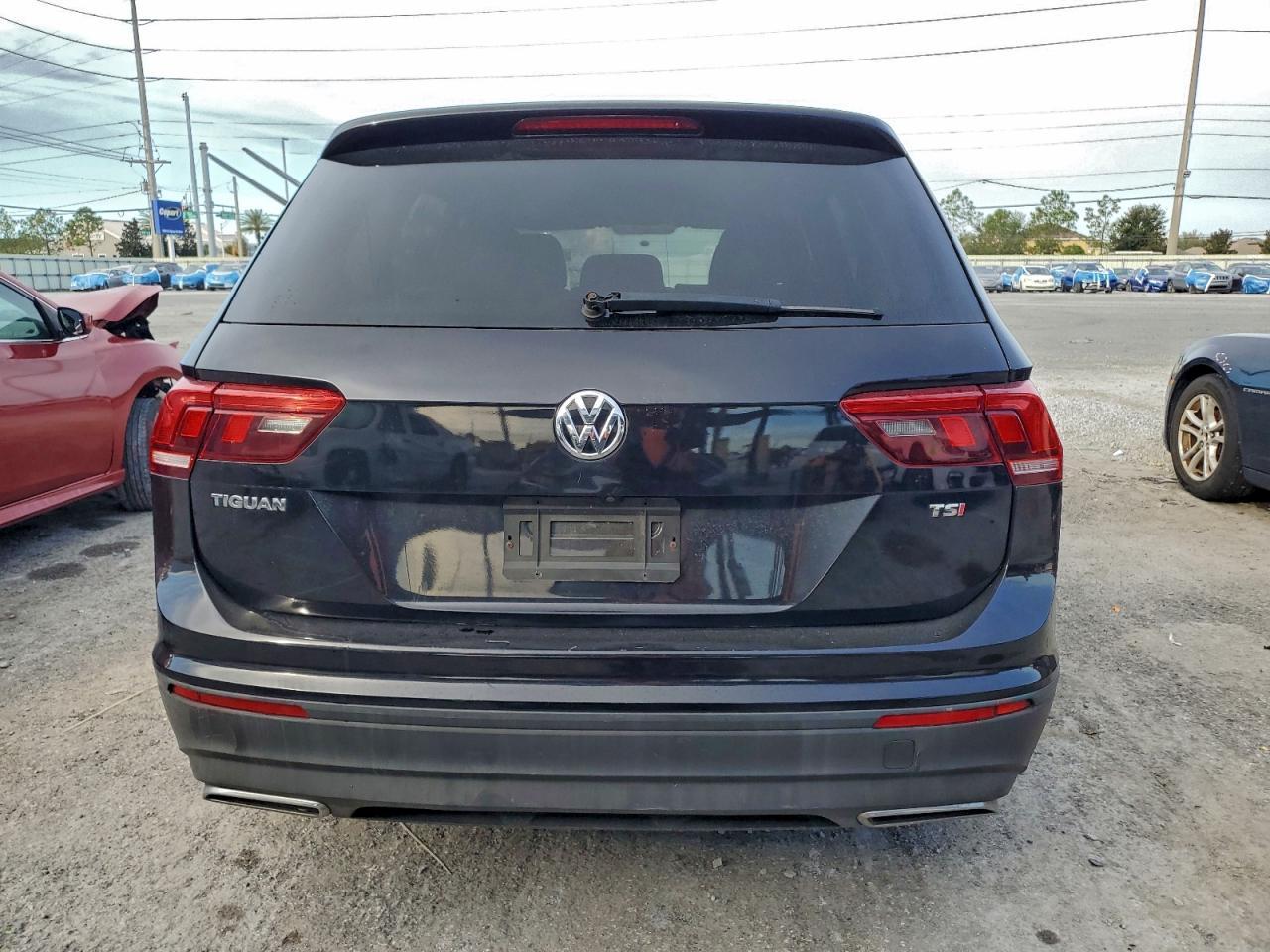 2018 Volkswagen Tiguan S - Image 6