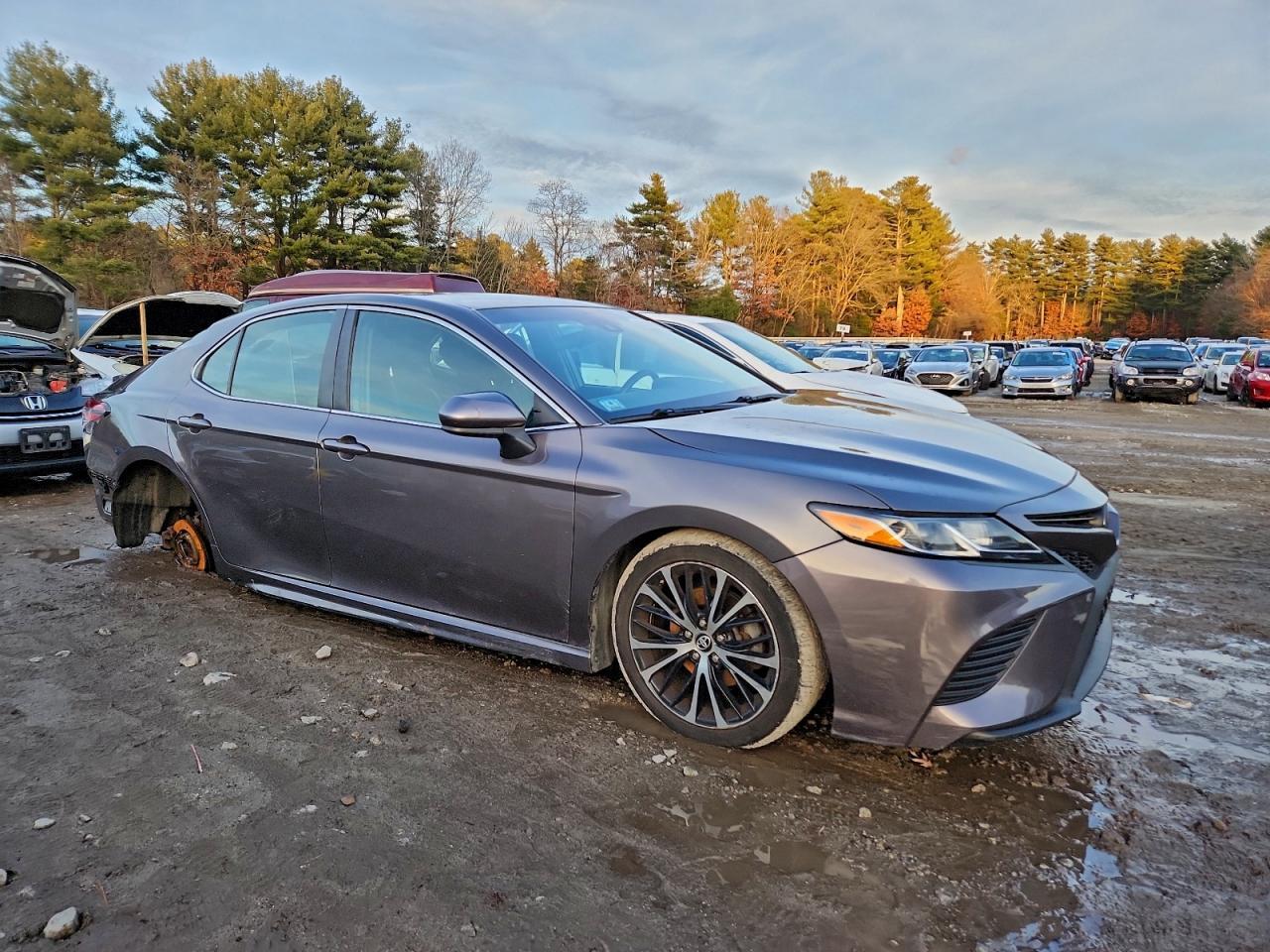 2018 Toyota Camry Se - Image 4