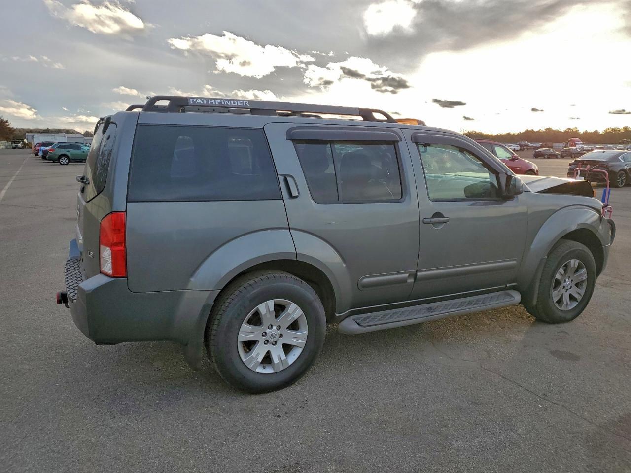 2006 Nissan Pathfinder Le - Image 3