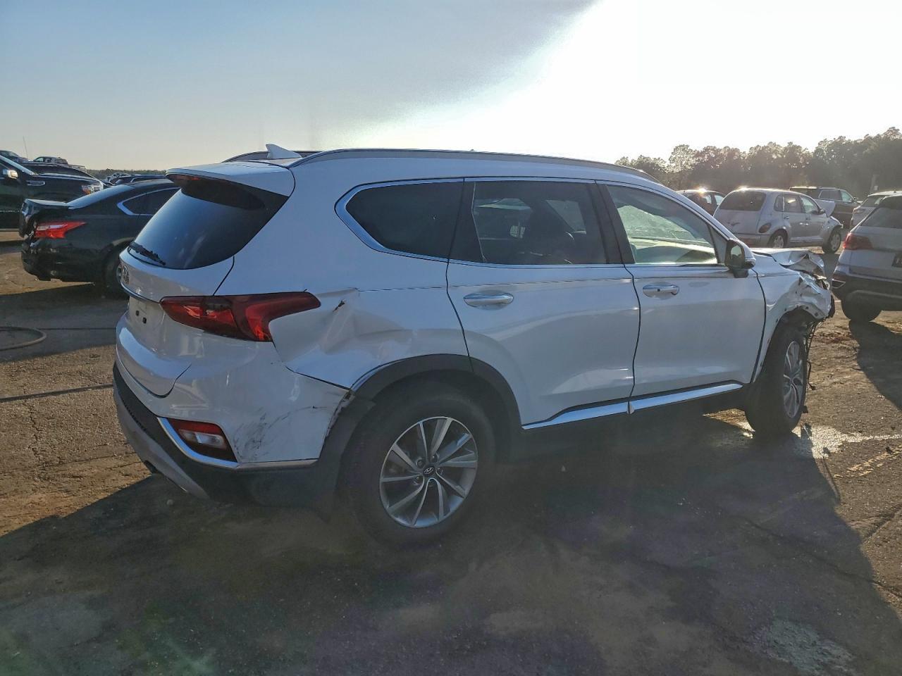 2020 Hyundai Santa Fe Sel - Фото 3