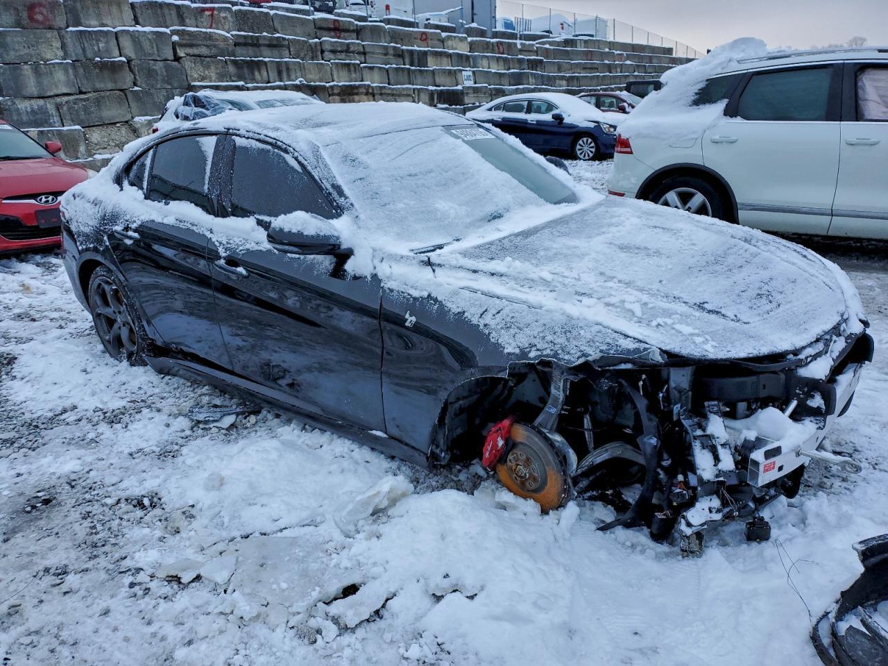 2024 Alfa Romeo Giulia Ti - Фото 4