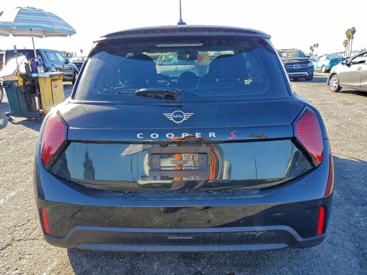 2025 Mini Cooper S - Фото 6