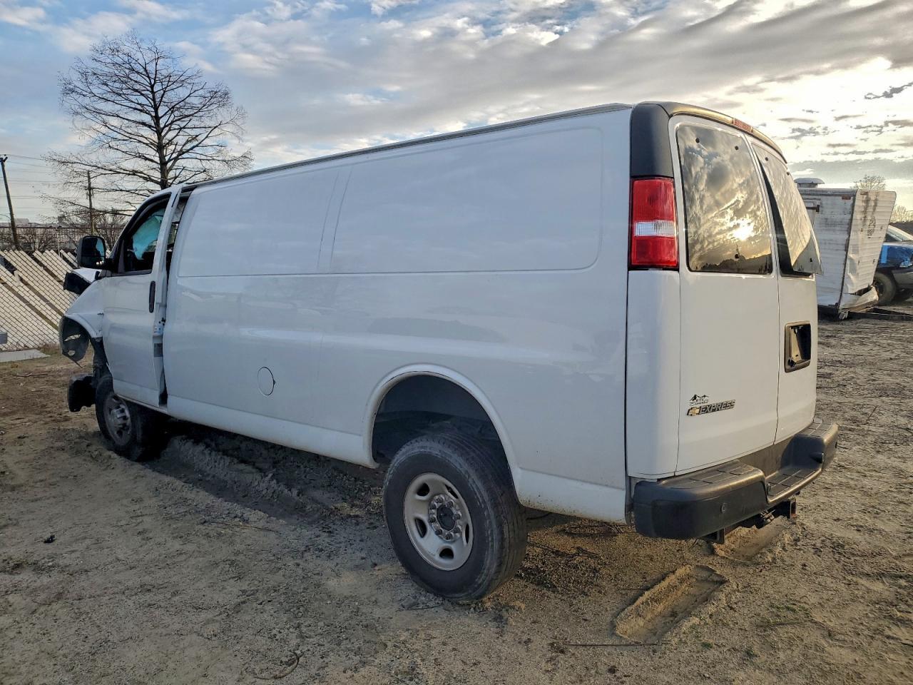 2022 Chevrolet Express G3500 - Image 2