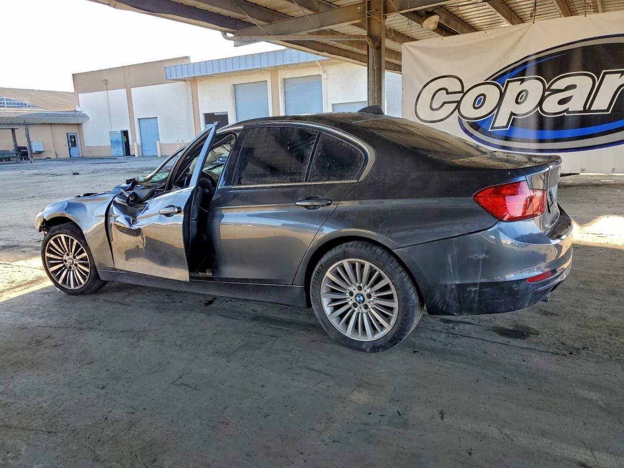 2015 BMW 335 I - Фото 2