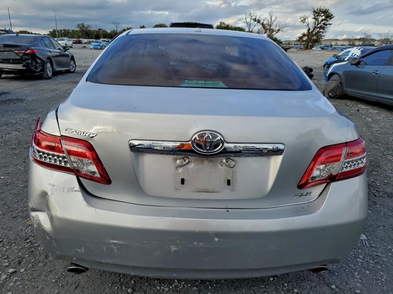 2010 Toyota Camry Se - Image 6