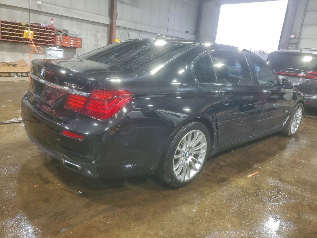 2014 BMW 750 Lxi - Фото 3