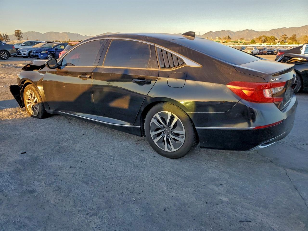 2021 Honda Accord Hybrid Ex - Image 2