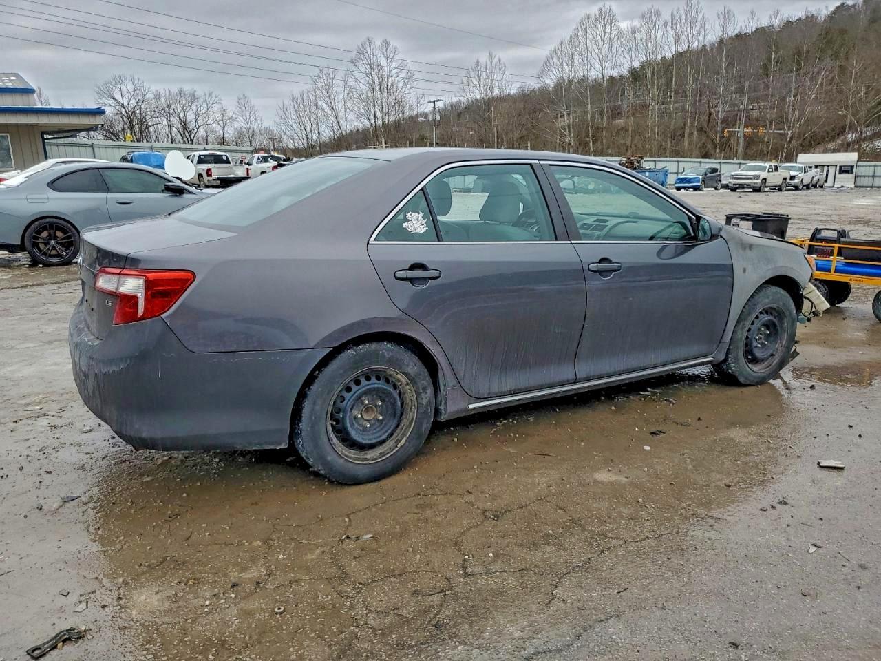 2014 Toyota Camry L - Фото 3