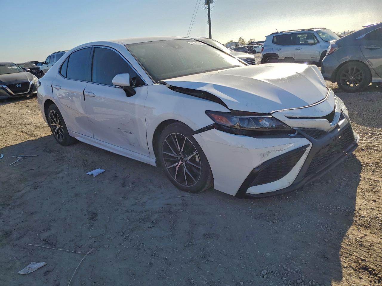 2022 Toyota Camry Se - Image 4