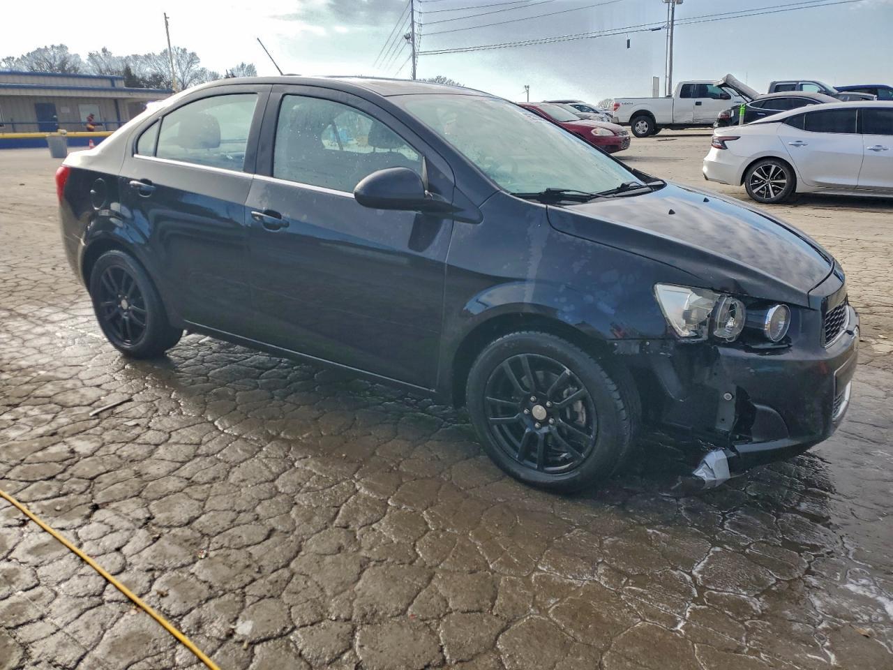 2015 Chevrolet Sonic Lt - Фото 4