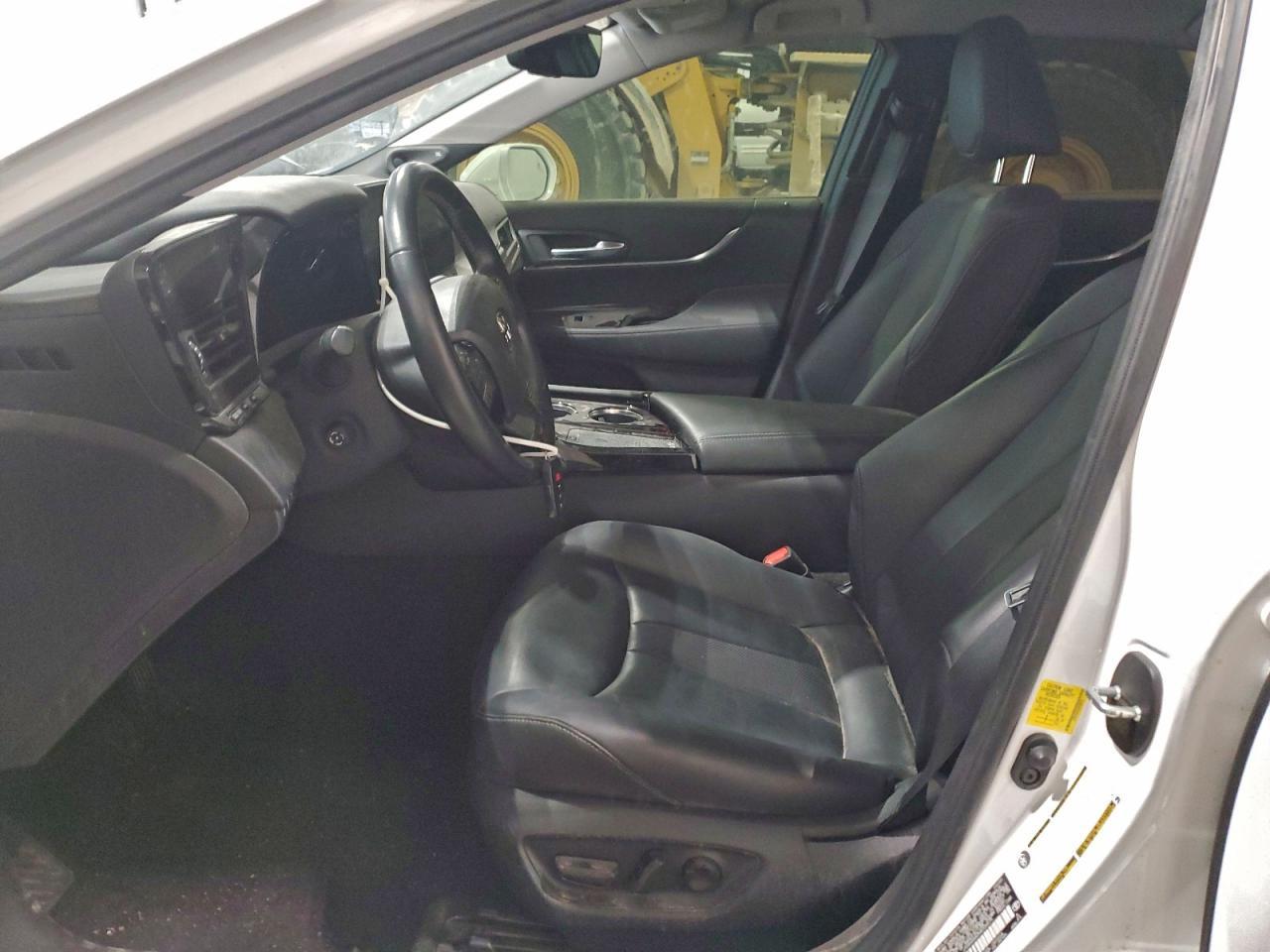 2022 Toyota Mirai Le - Image 7