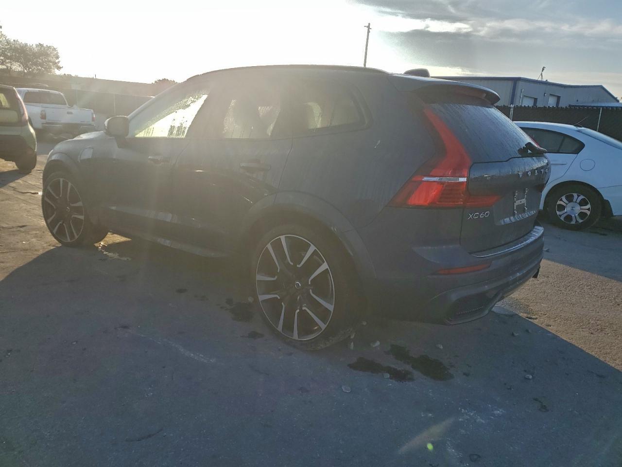2024 Volvo Xc60 Ultimate - Image 2