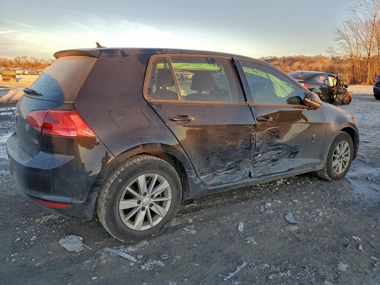 2016 Volkswagen Golf S - Фото 3