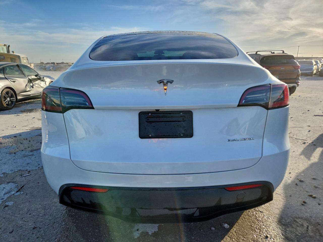 2023 Tesla Model Y - Image 6