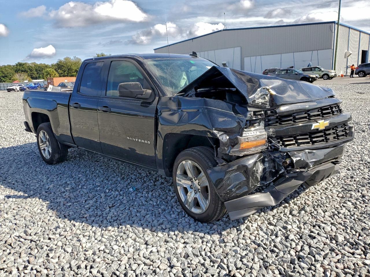 2016 Chevrolet Silverado C1500 Custom - Фото 4