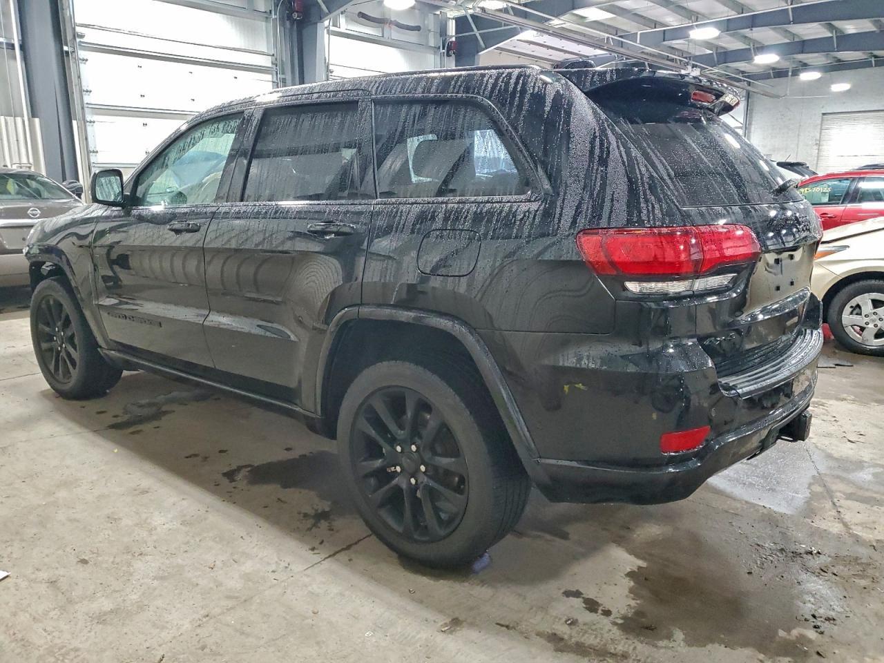 2021 Jeep Grand Cherokee Laredo - Фото 2