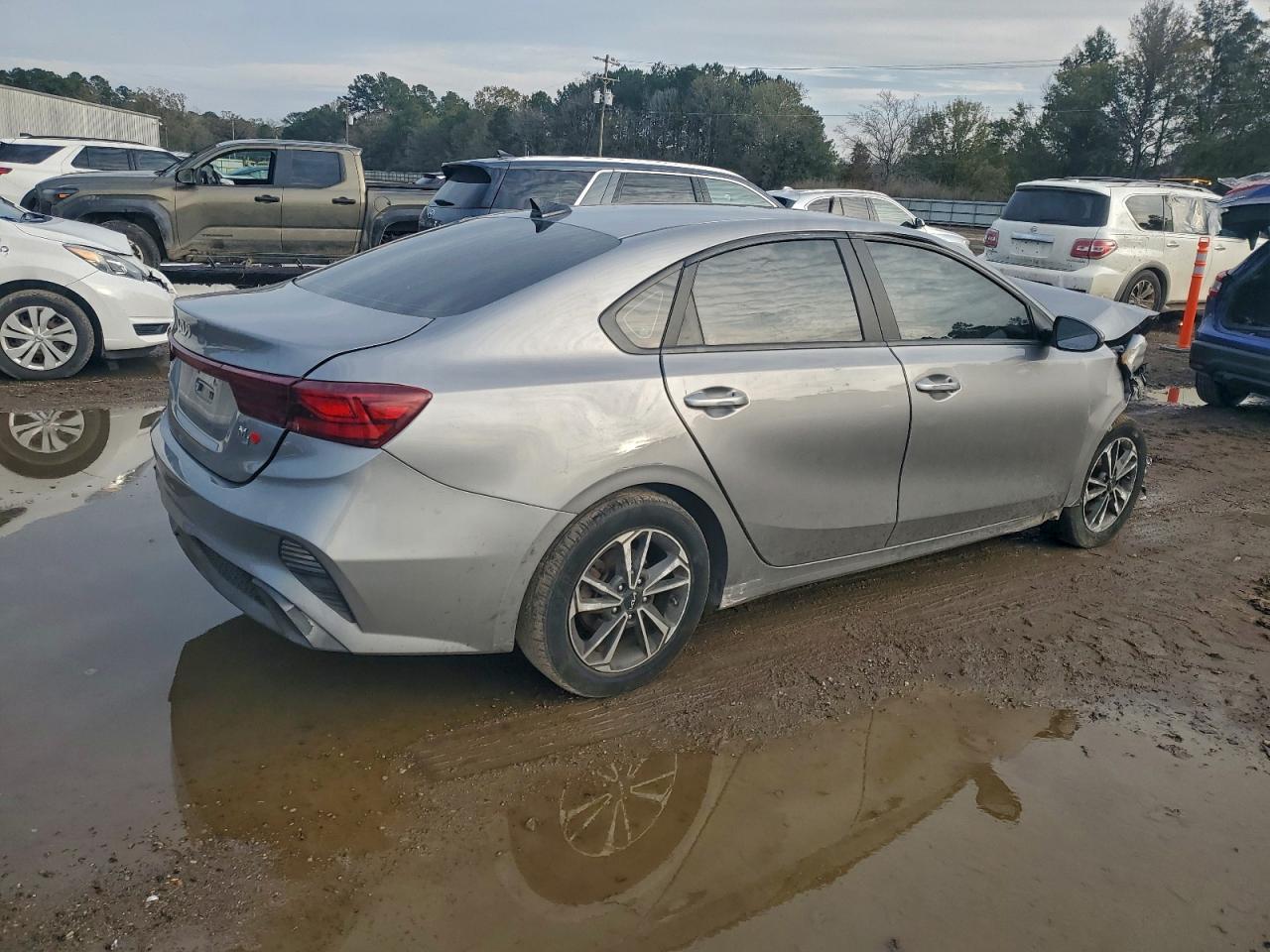 2023 Kia Forte - Image 3