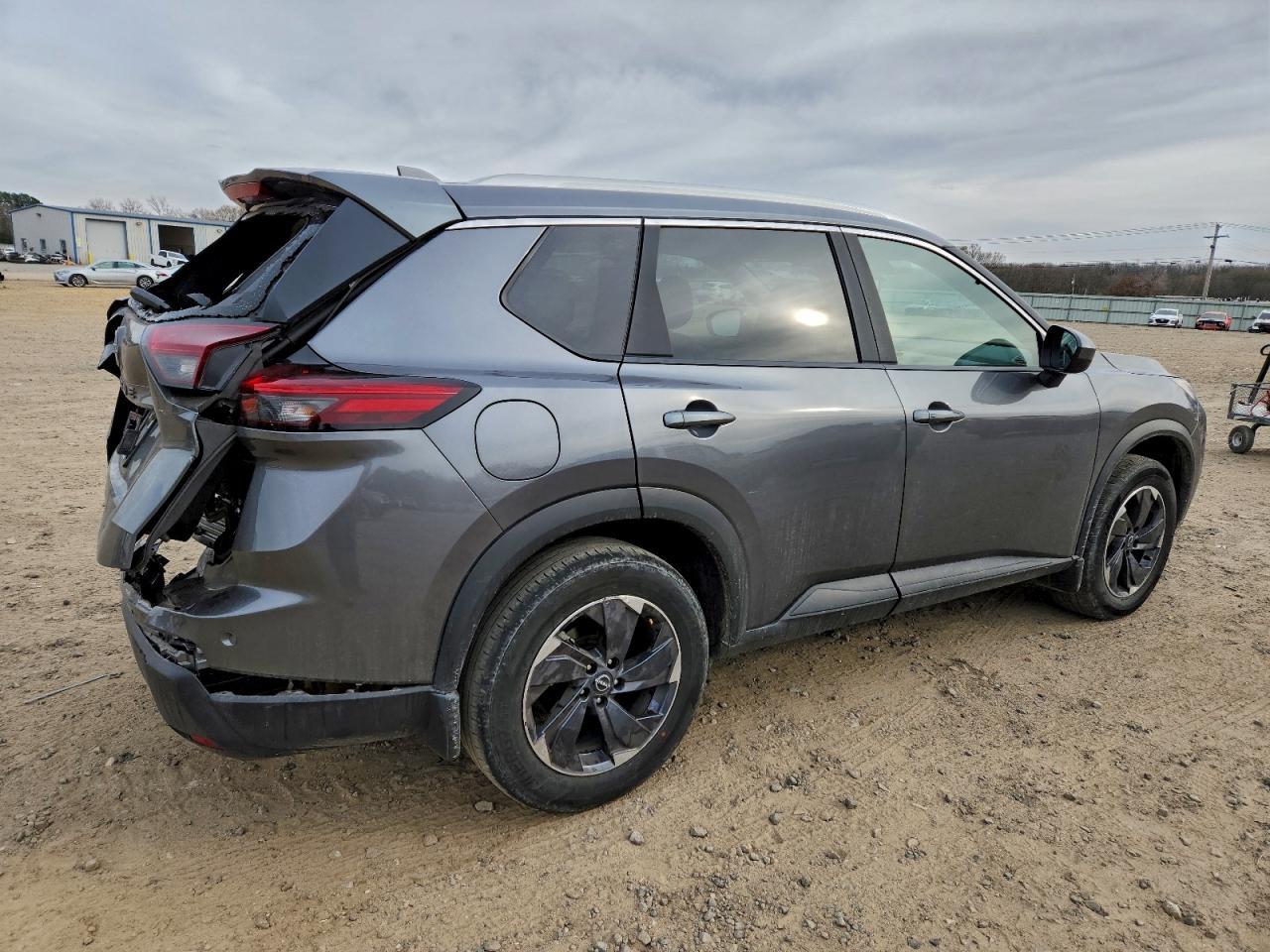 2025 Nissan Rogue Sv - Image 3