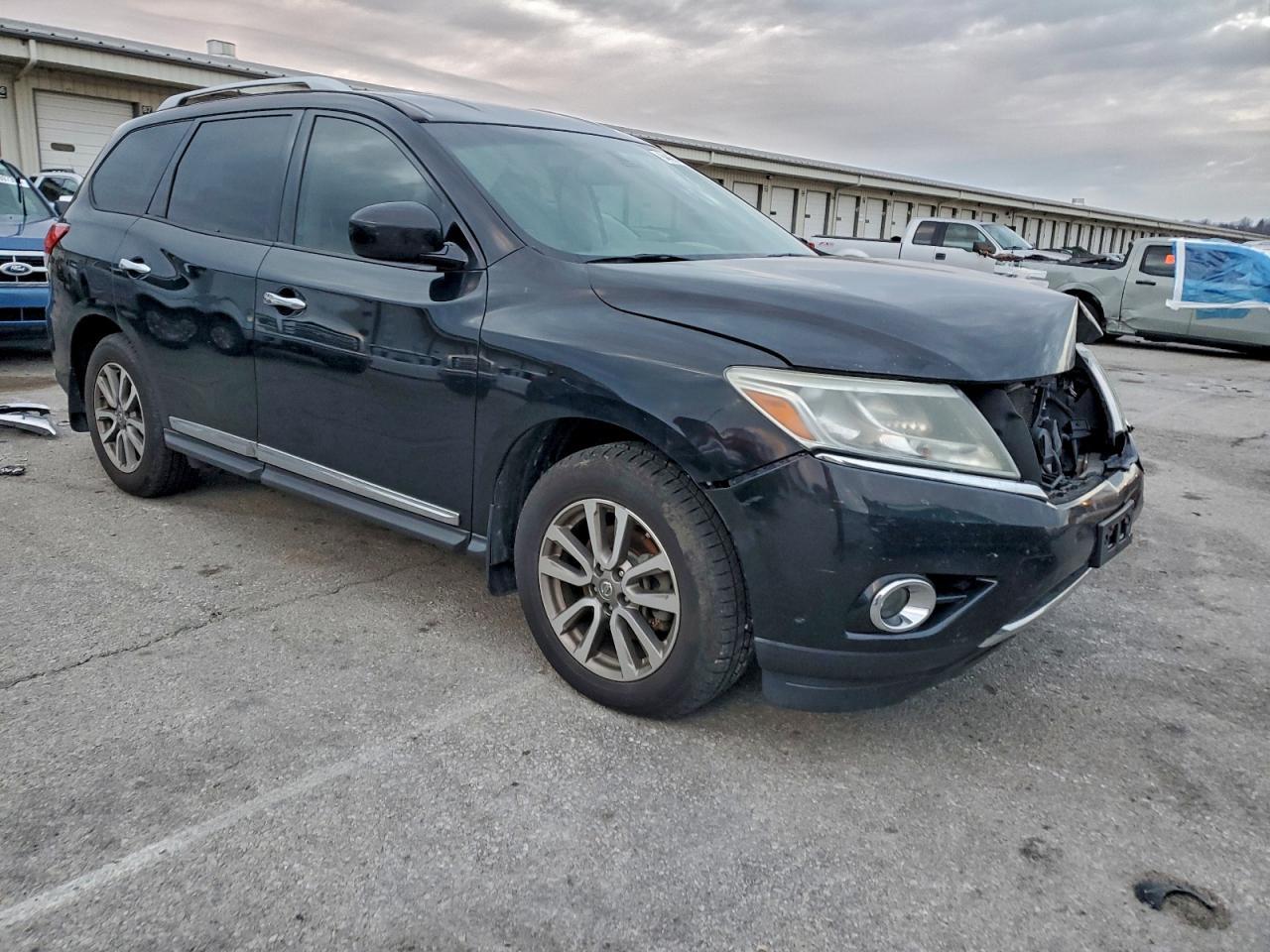 2015 Nissan Pathfinder S - Фото 4