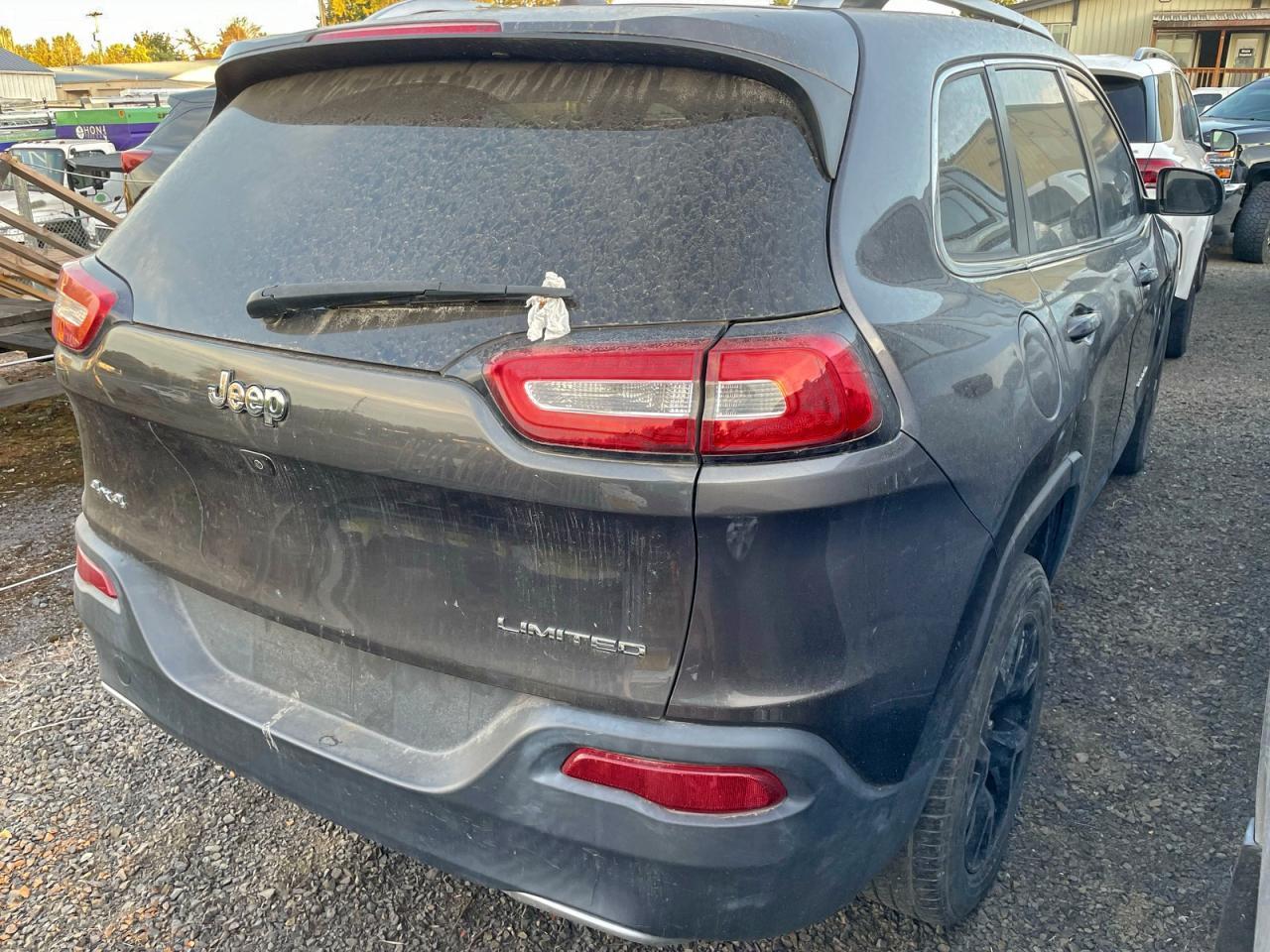 2017 Jeep Cherokee Latitude - Image 4