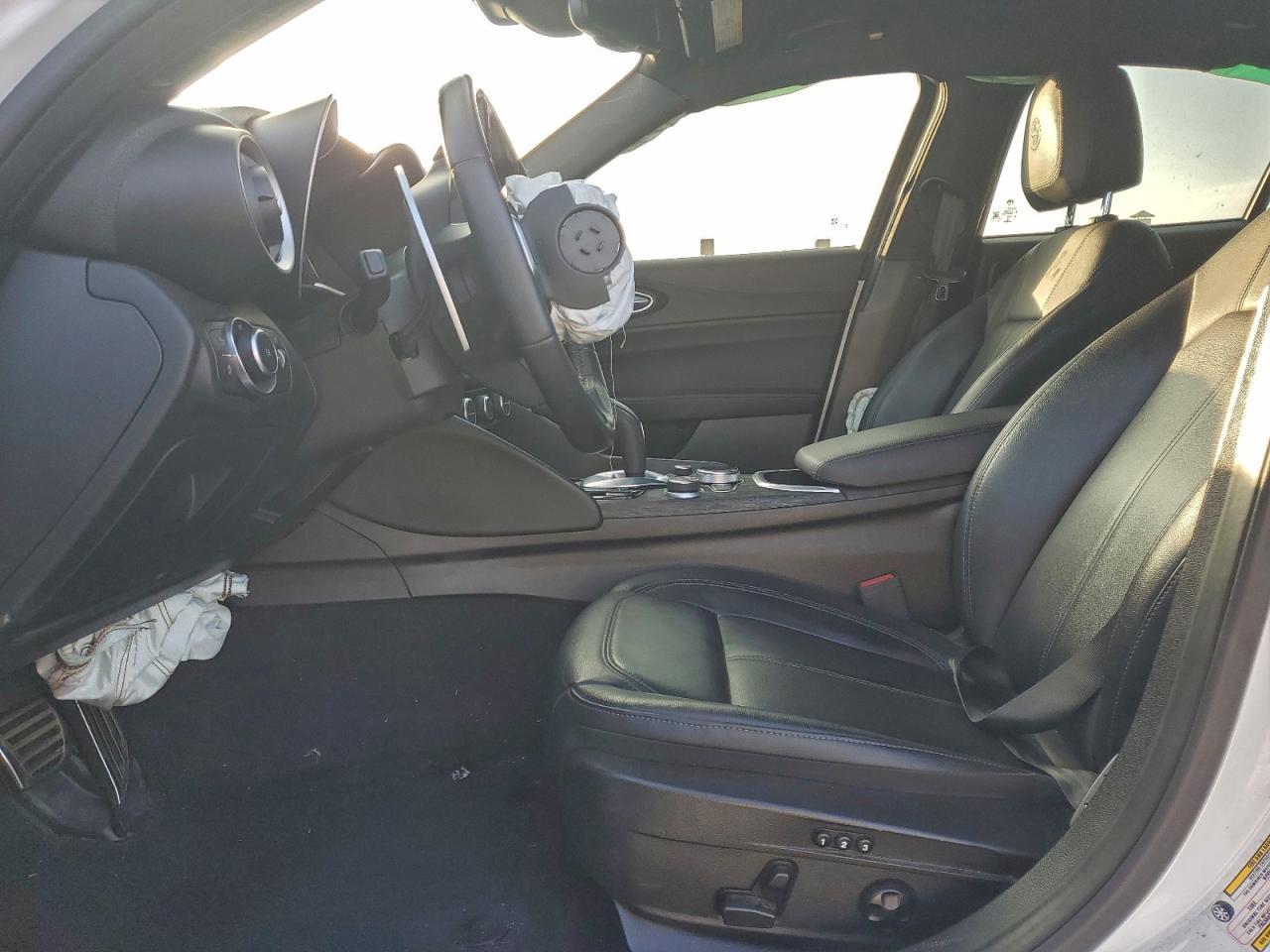 2022 Alfa Romeo Giulia - Фото 7