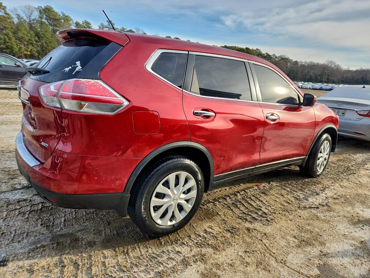 2015 Nissan Rogue S - Фото 3