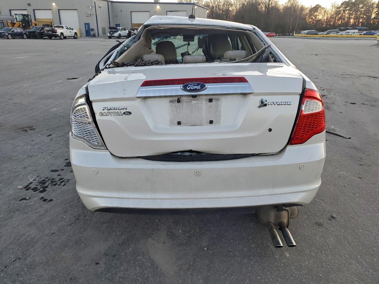 2010 Ford Fusion Hybrid - Image 6