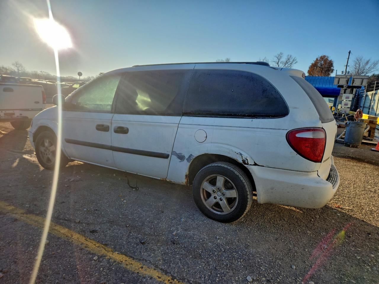 2005 Dodge Grand Caravan Se - Image 2
