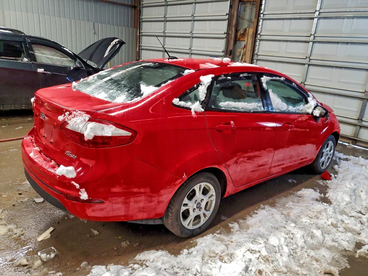 2015 Ford Fiesta Se - Фото 3