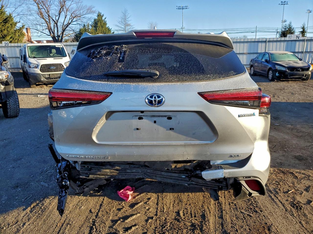 2022 Toyota Highlander Hybrid Xle - Image 6