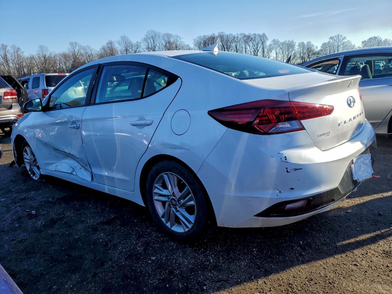 2019 Hyundai Elantra Sel - Image 2