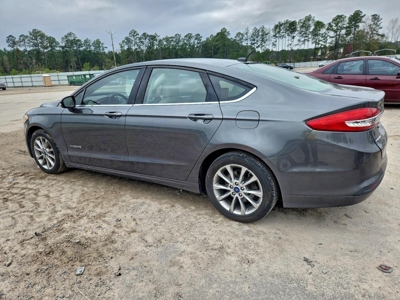 2017 Ford Fusion Se Hybrid - Image 2