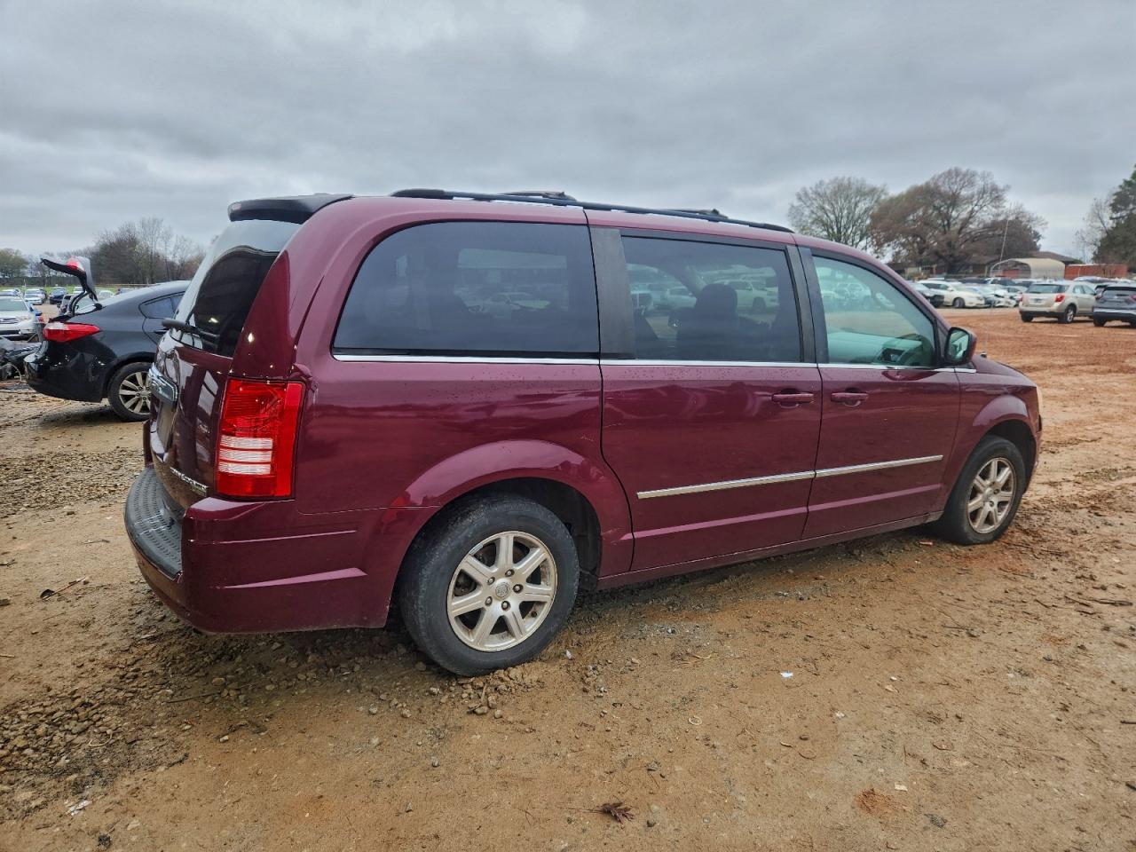 2009 Chrysler Town & Country Touring - Фото 3