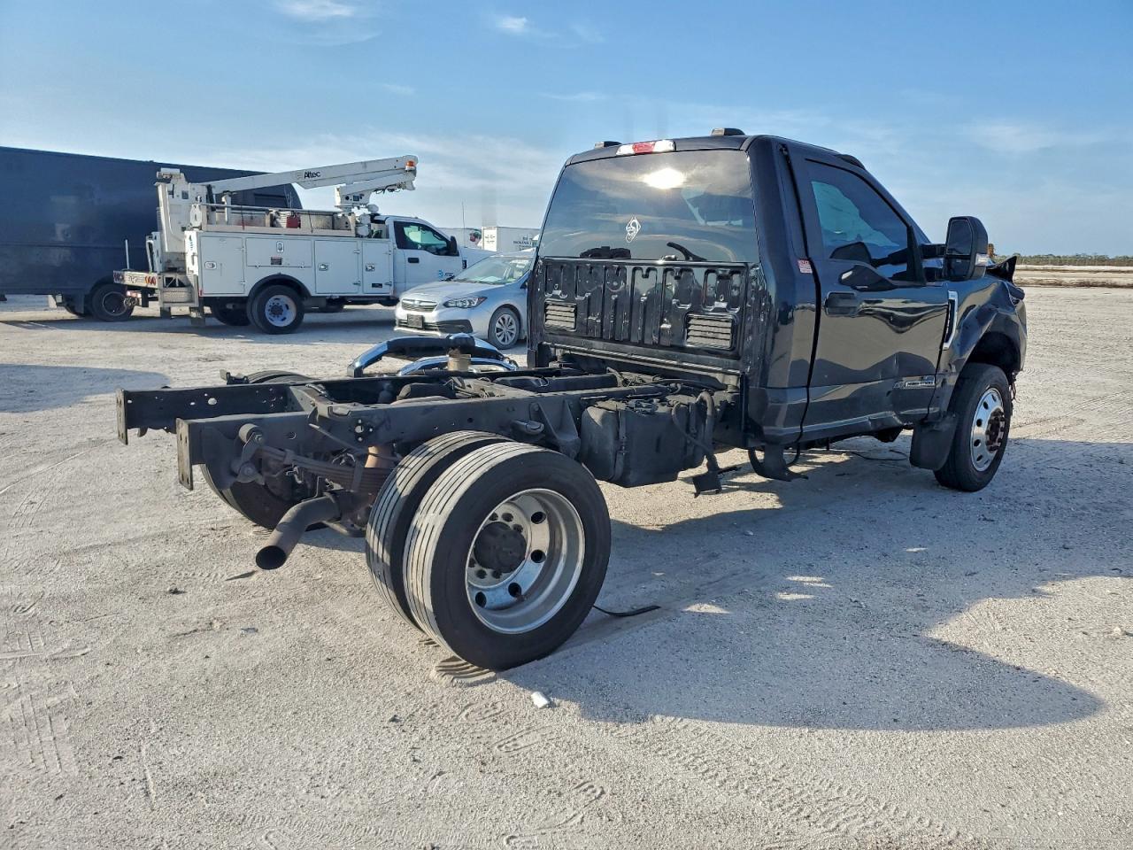 2020 Ford F450 Super Duty Truck Cab And Chassis - Фото 4
