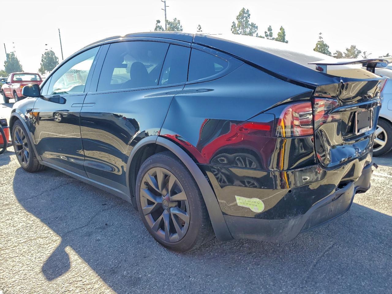 2023 Tesla Model X - Фото 2