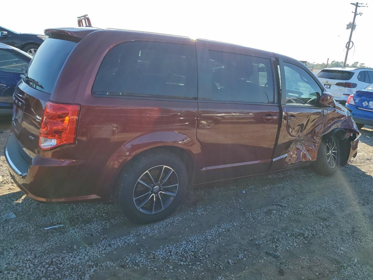 2019 Dodge Grand Caravan Gt - Image 3