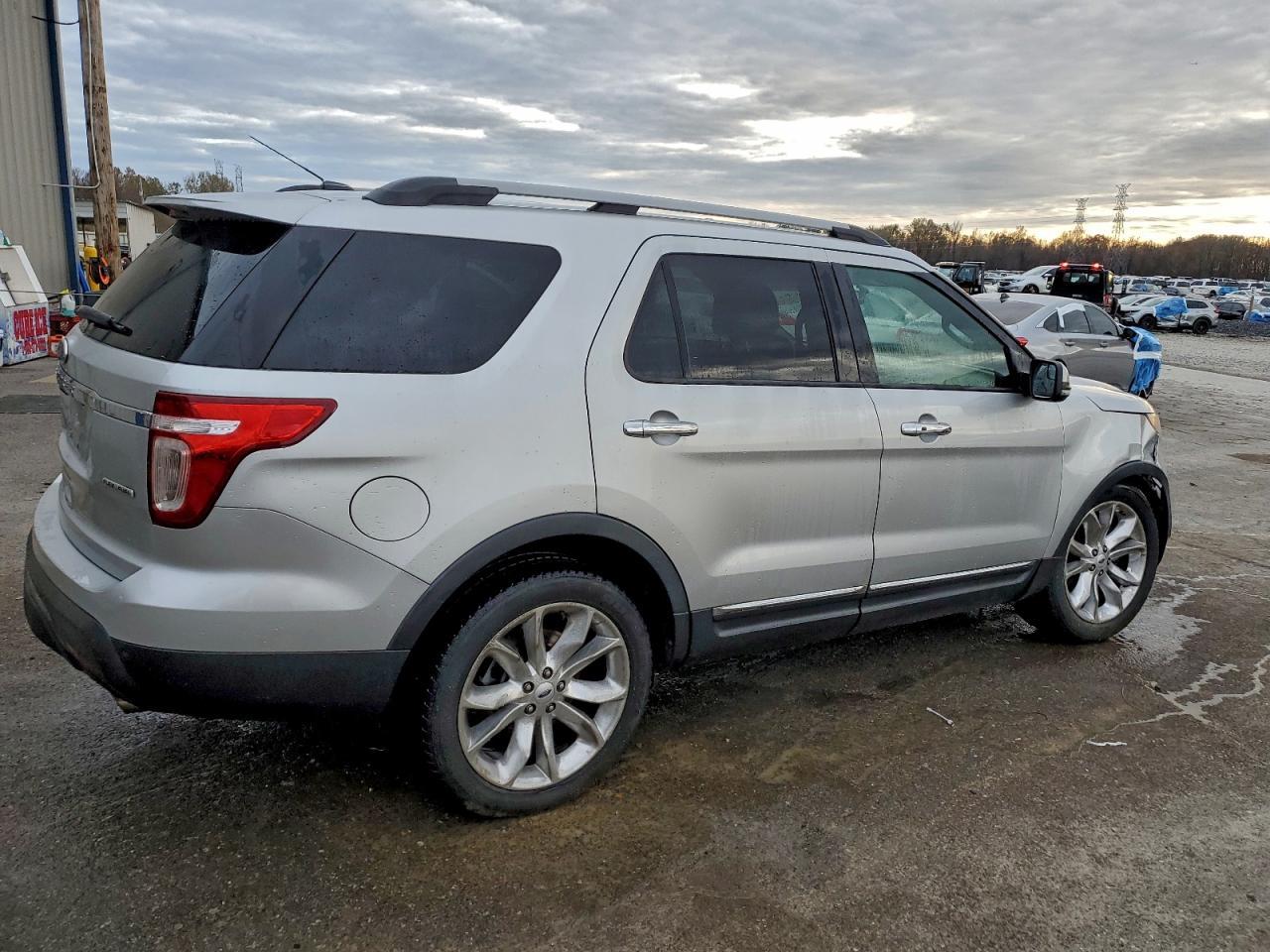 2013 Ford Explorer Limited - Image 3