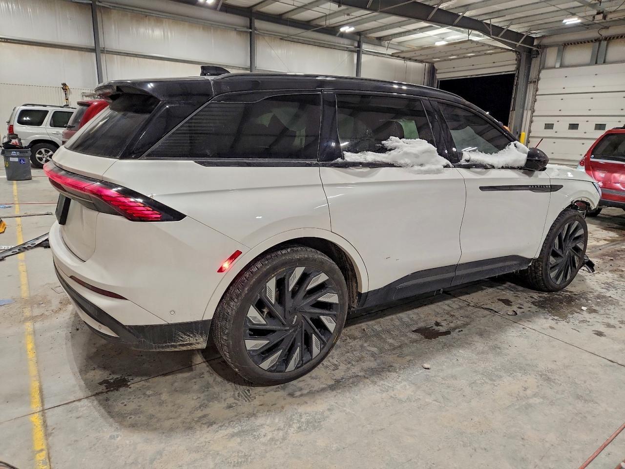 2024 Lincoln Nautilus Reserve - Image 3