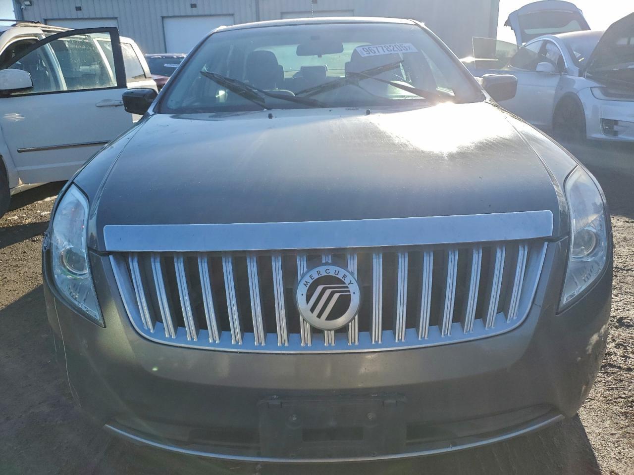 2010 Mercury Milan - Image 5