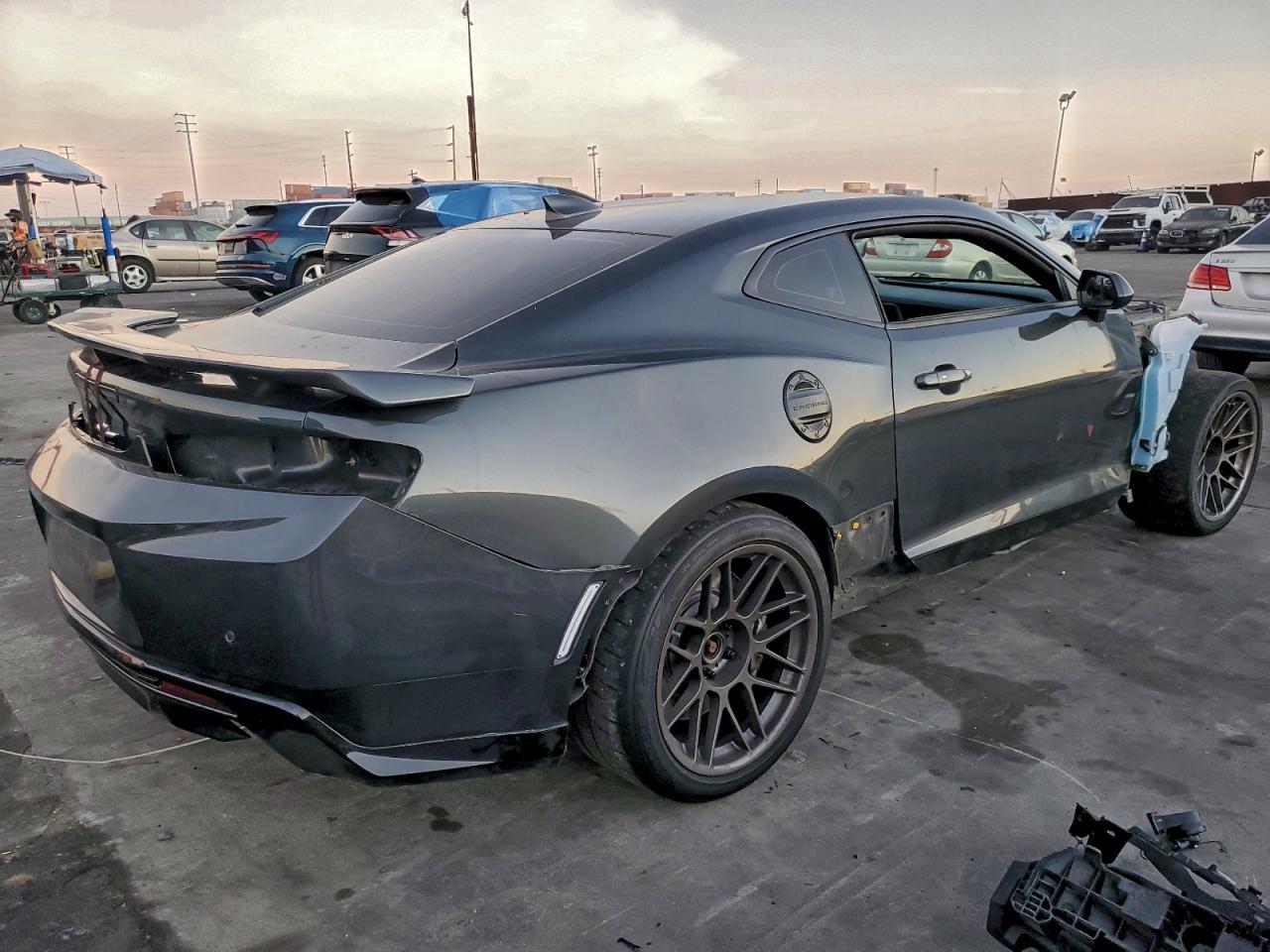 2018 Chevrolet Camaro Zl1 - Image 3