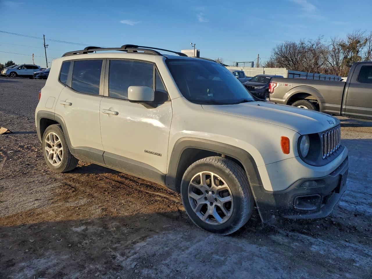 2015 Jeep Renegade Latitude - Image 4