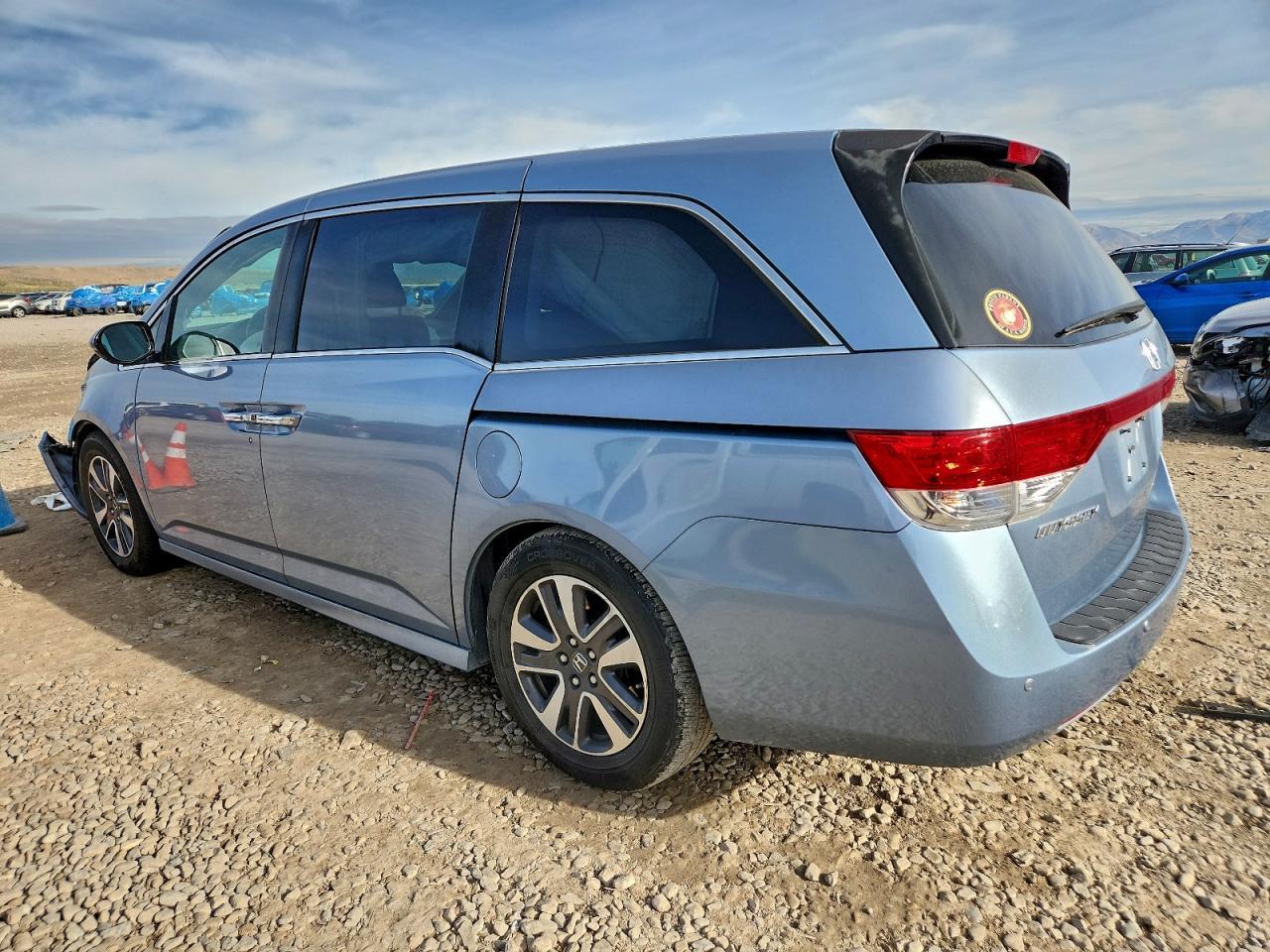 2014 Honda Odyssey Touring - Image 2