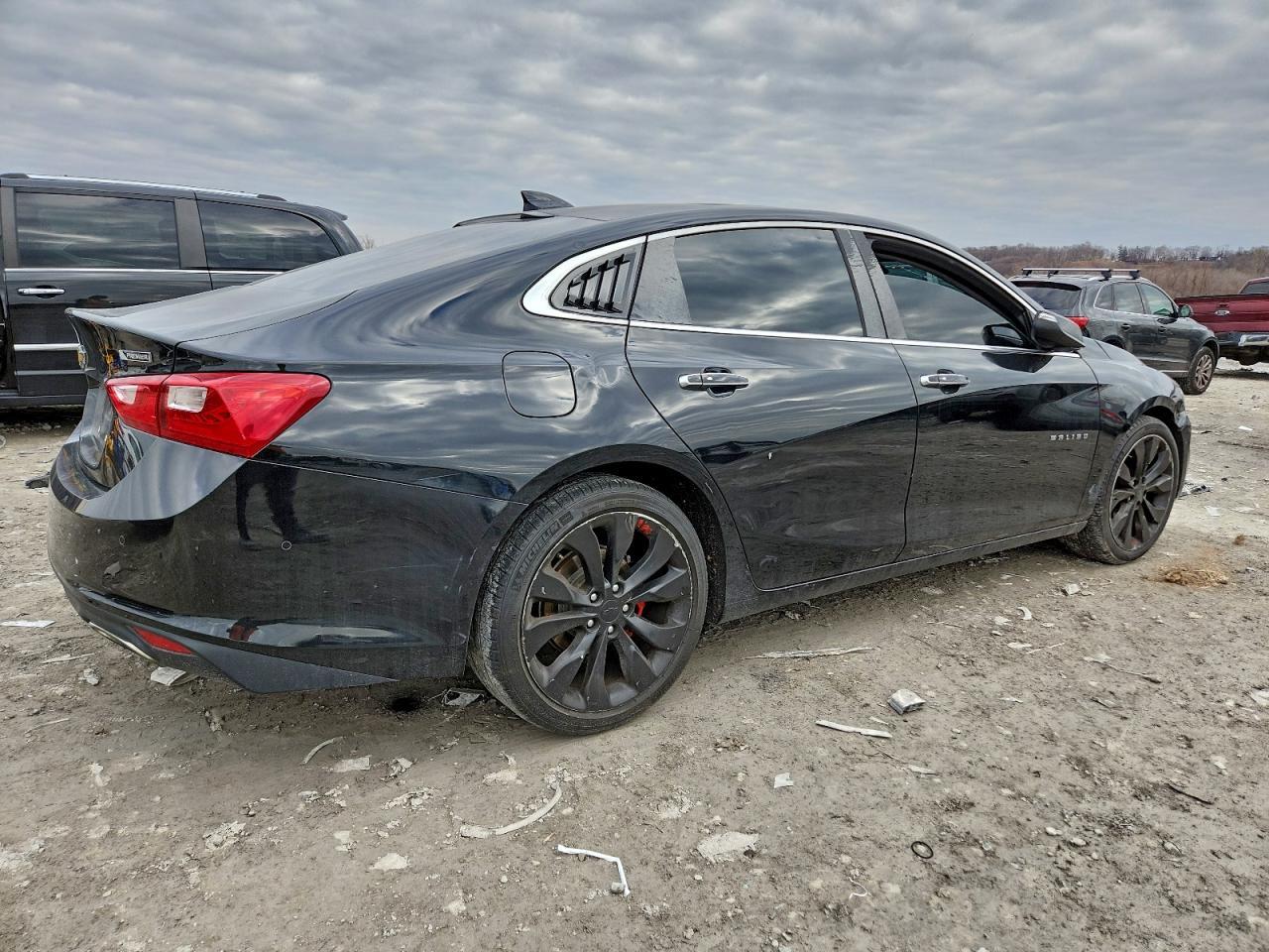 2017 Chevrolet Malibu Premier - Image 3