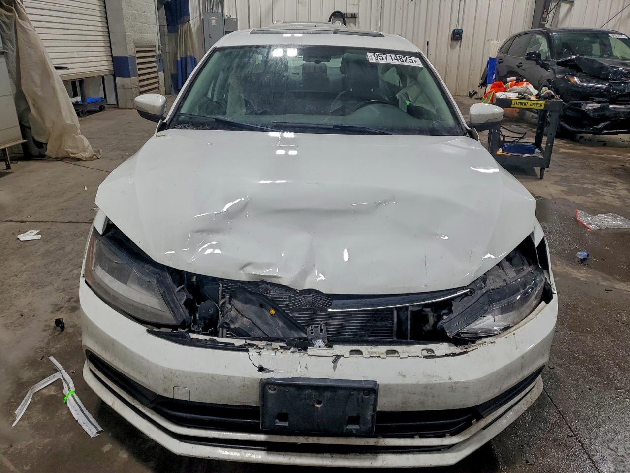 2017 Volkswagen Jetta Se - Image 5