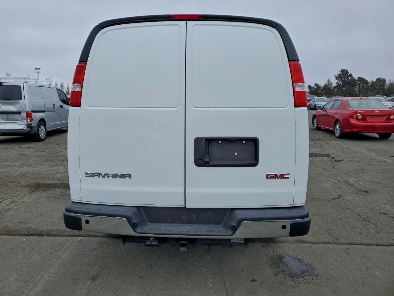 2024 GMC Savana Delivery Van - Image 6