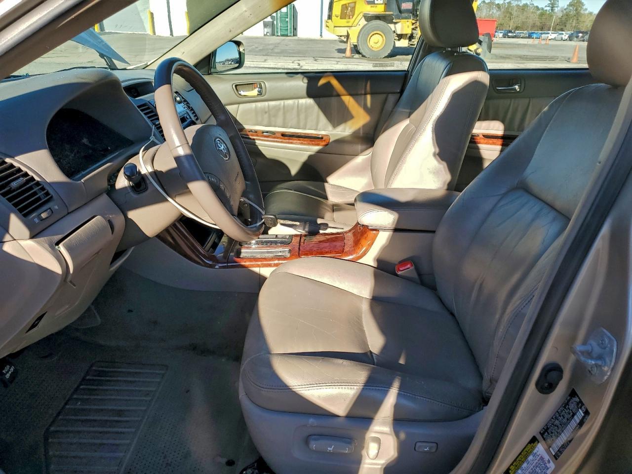 2005 Toyota Camry Le - Image 7